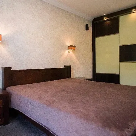 アパート 4 Bedroom With Parking リガ