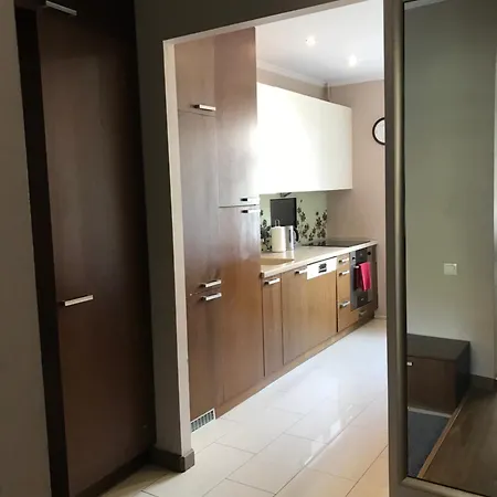 4 Bedroom With Parking アパート *