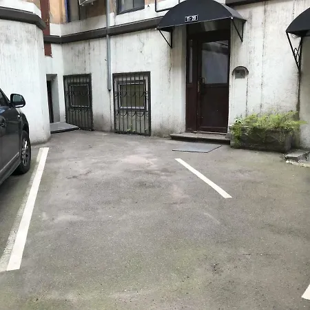 4 Bedroom With Parking * リガ