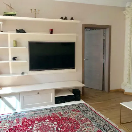 4 Bedroom With Parking ריגה