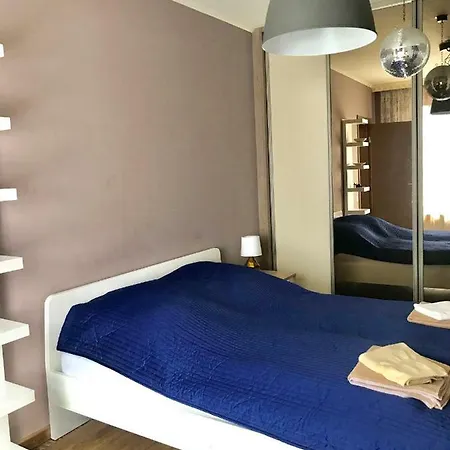דירה 4 Bedroom With Parking *